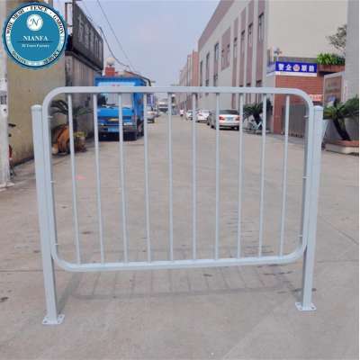 road protection warning decoration frame welded galvanized guardrail fencing/ pathway 3ft height guard fence barrier tube feces